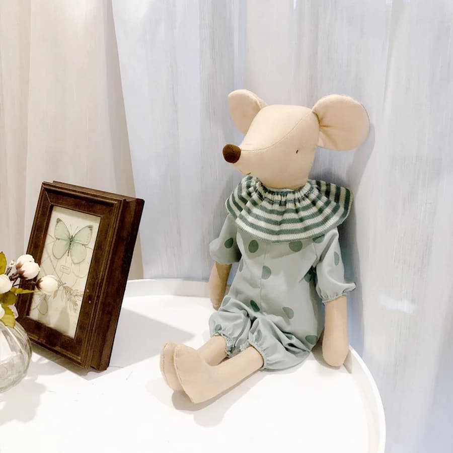 Linen mouse doll