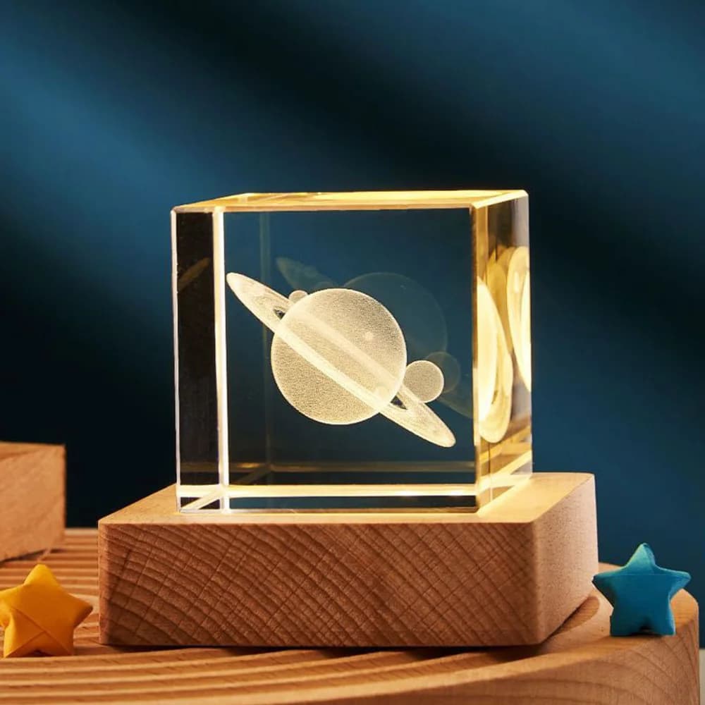 Transparent crystal-cube lamp